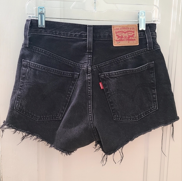 Levi's 501 Original High Rise Frayed Hem Shorts Size 25 - Picture 3 of 5